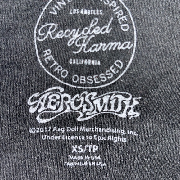 🎵 Aerosmith Band Tee SZ XS🎵 - Picture 3 of 6